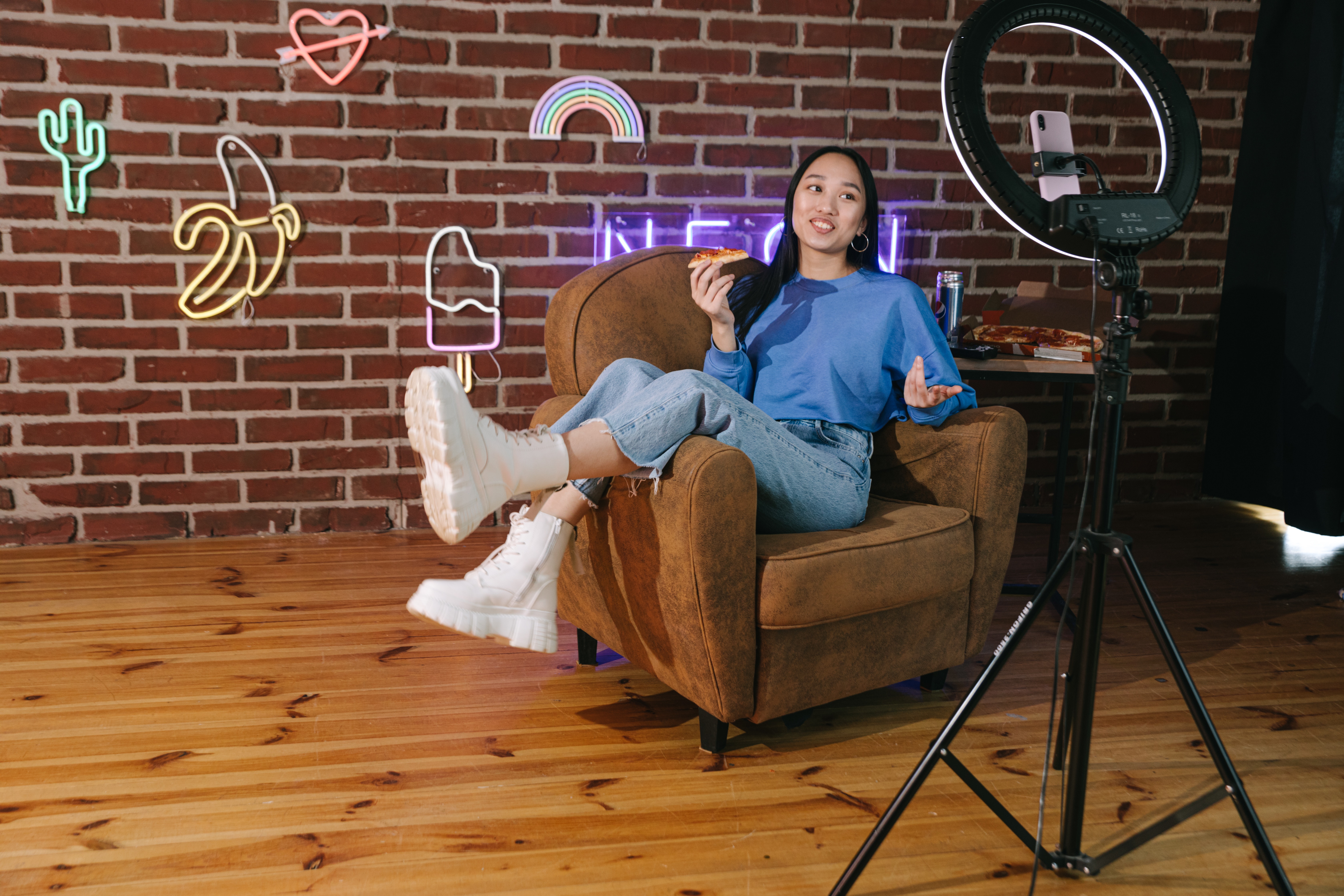 The Power of Influencer Marketing : How to Collaborate with the Right Influencers